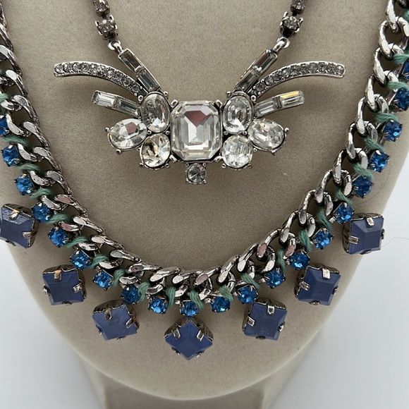 Elegant Charming Charlie Silver-Toned and Blue Statement Jewelry Necklace - Picture 2 of 5